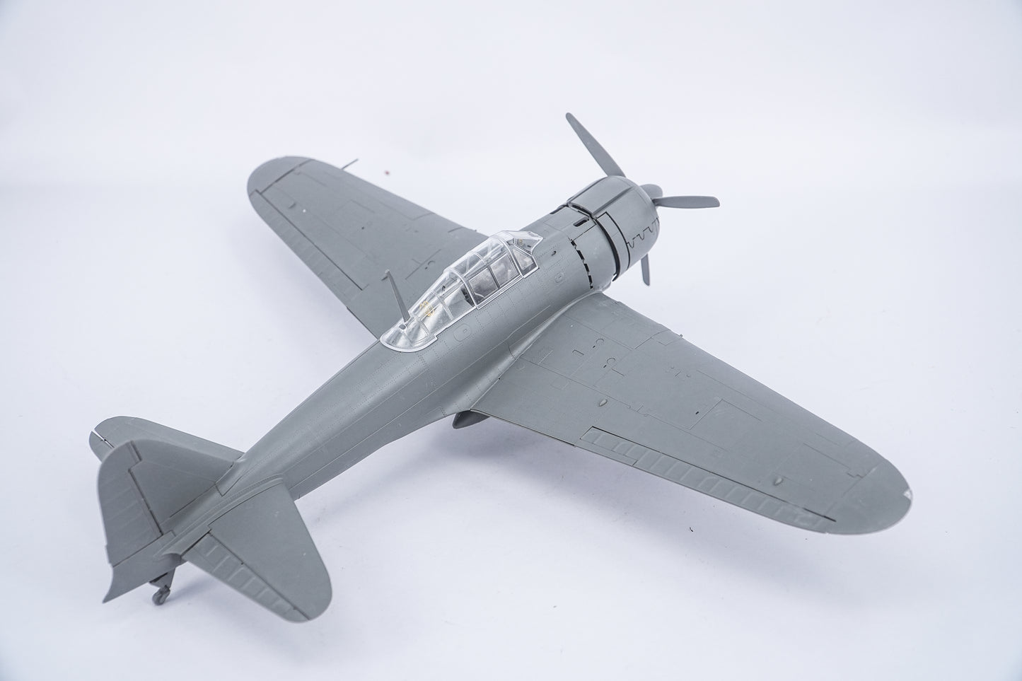 Border Model 1/35 A6M2 Zero Fighter w/ Interior of the Engine and Weapons (Okinawa 1945)