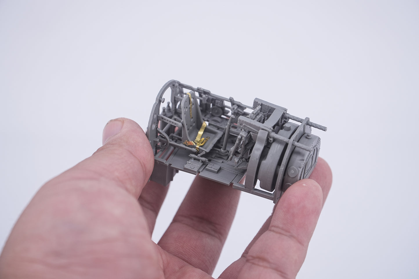 Border Model 1/35 A6M2 Zero Fighter w/ Interior of the Engine and Weapons (Okinawa 1945)