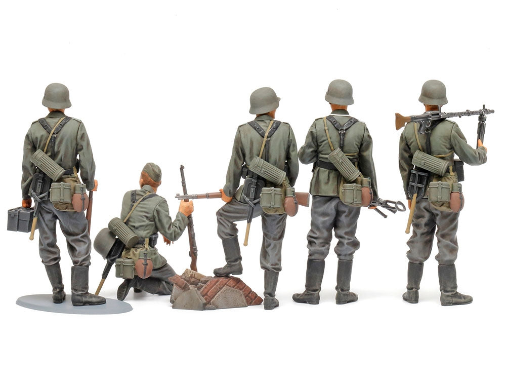 Tamiya 1/35 German Infantry Set Mid-WWII