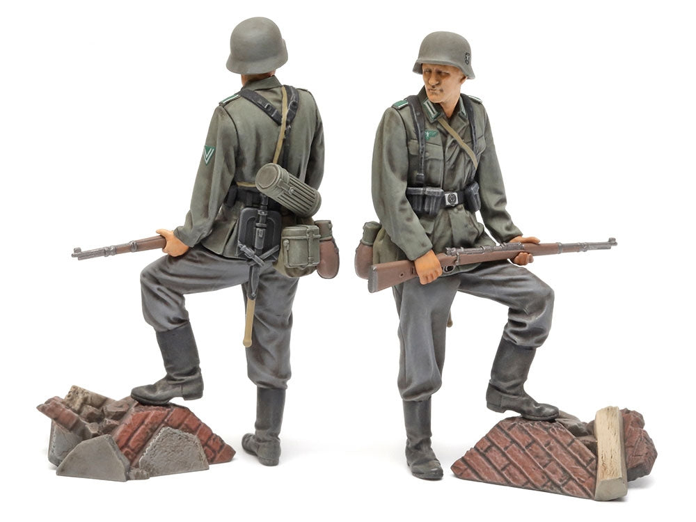Tamiya 1/35 German Infantry Set Mid-WWII