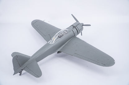 Border Model 1/35 A6M2 Zero Fighter w/ Interior of the Engine and Weapons (Okinawa 1945)