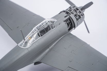Border Model 1/35 A6M2 Zero Fighter w/ Interior of the Engine and Weapons (Okinawa 1945)