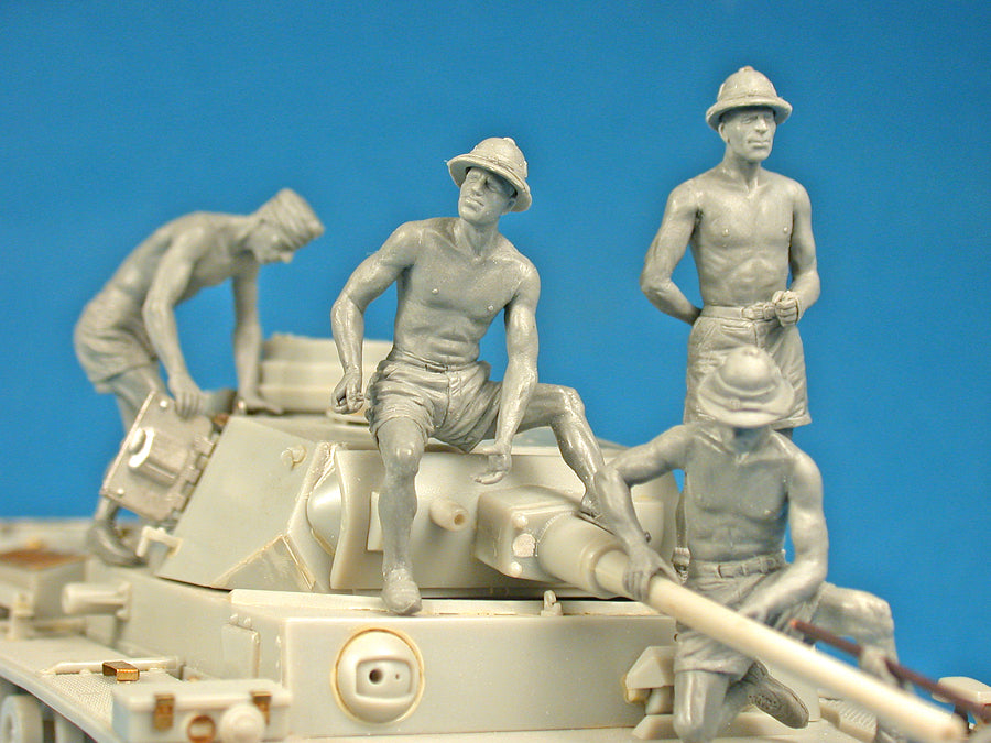 MiniArt 1/35 German Tank Crew 'Afrika Korps' Special Edition
