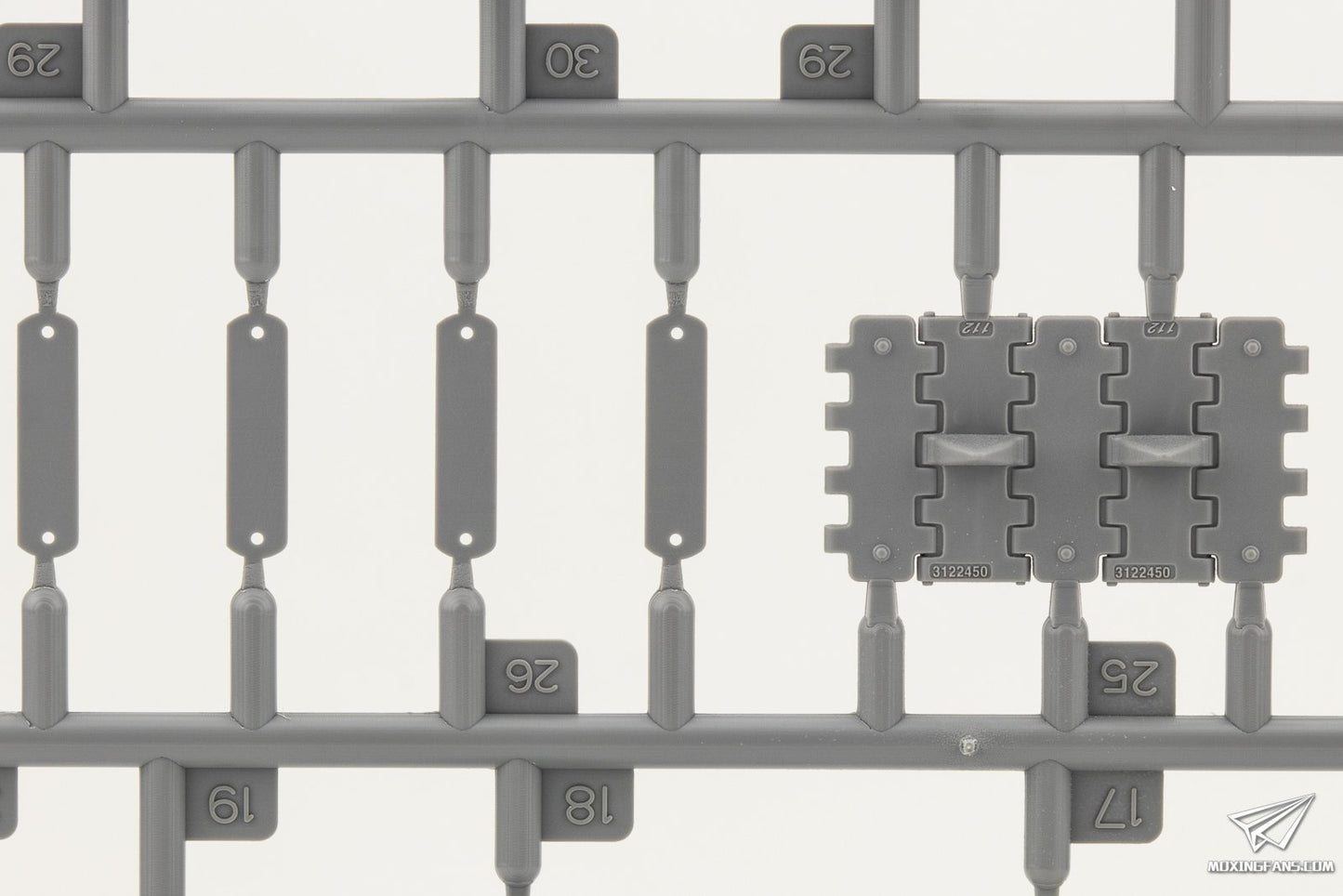 Border Model 1/35 T34-85 Composite Turret 112 Plant W/ 5 Resin Figures, Workable Tracks, And Metal Gunbarrel