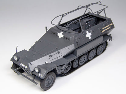 ICM 1/35 Sd.Kfz.251/6 Ausf.A, WWII German Armored Command Vehicle