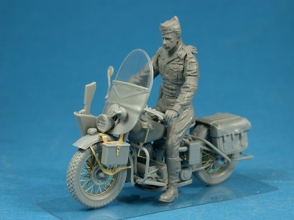 Miniart 1/35 US Military Policeman With Motorcycle