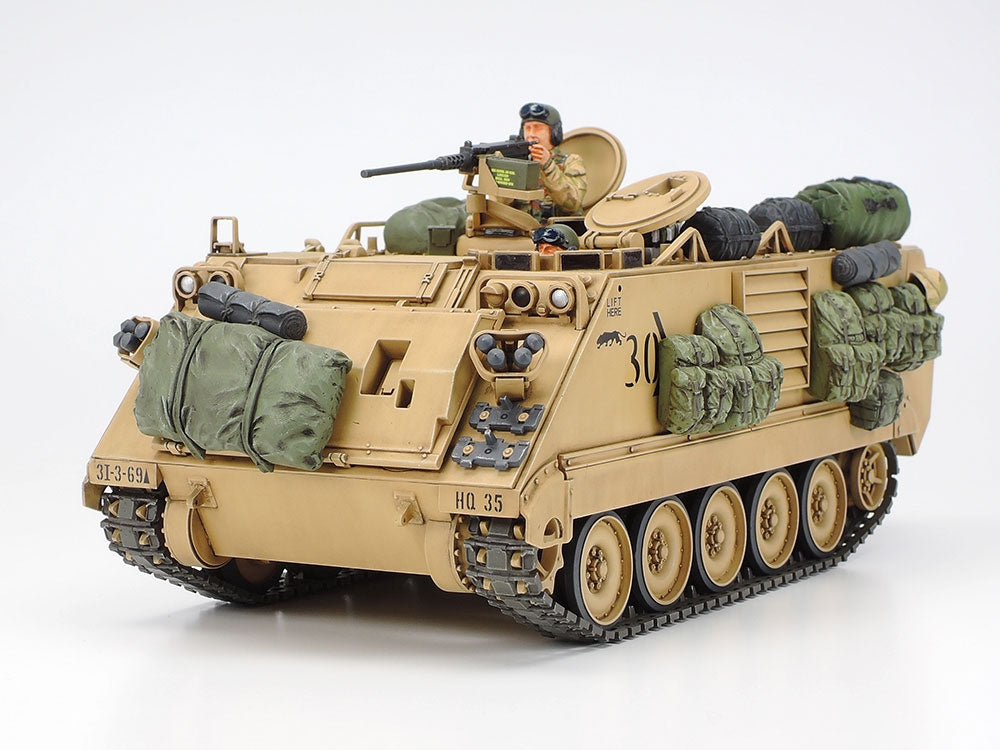 1/35 US M113A2 Personnel Carrier Desert Version