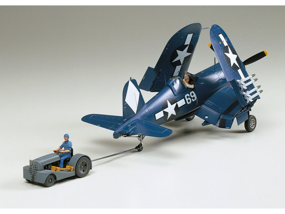 1/48 F4U1D Corsair w/Moto Tug